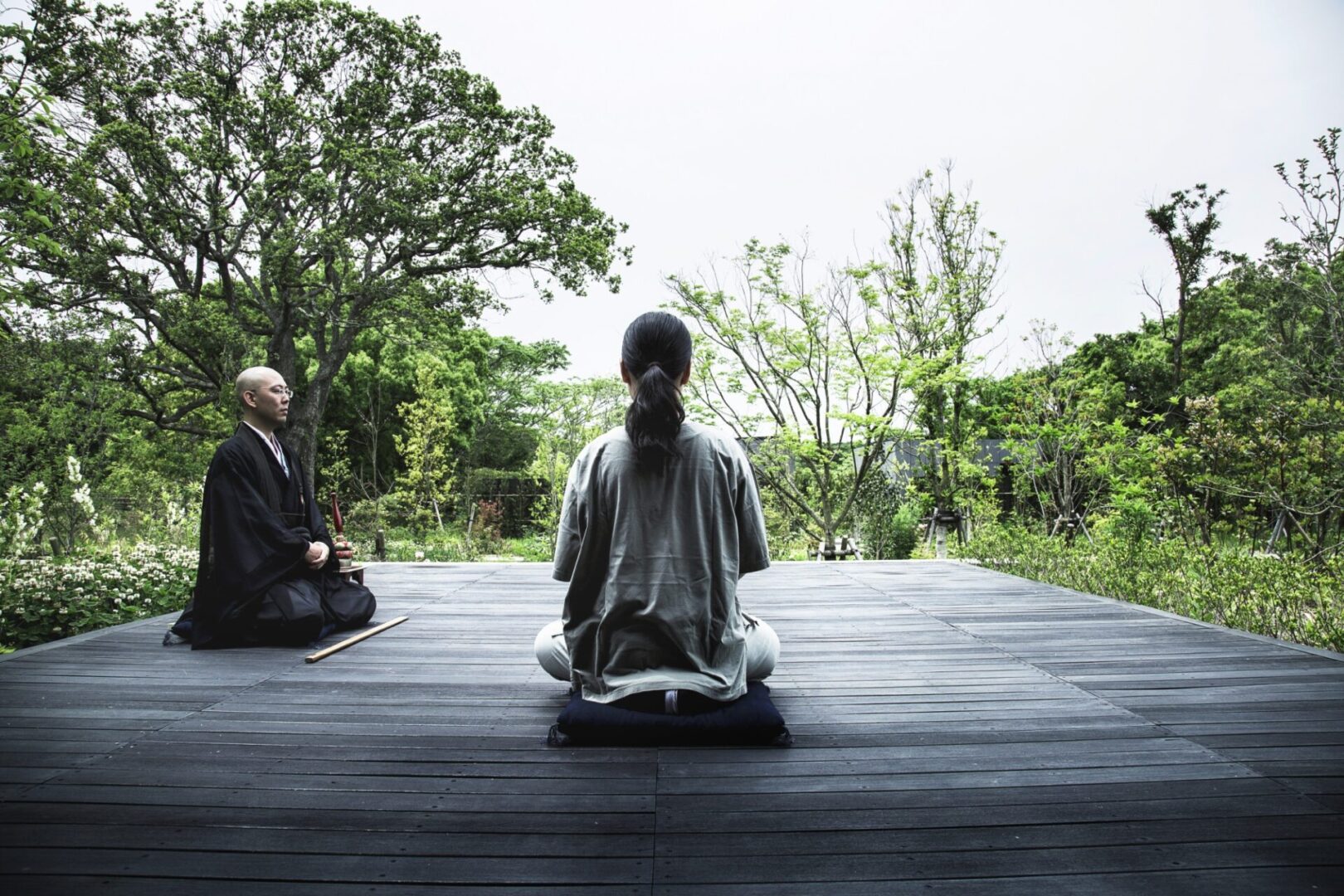 Время медитировать. Монах досё Япония. Монах даос медитирует. Будда медитирует. Дзадзен медитация монах.