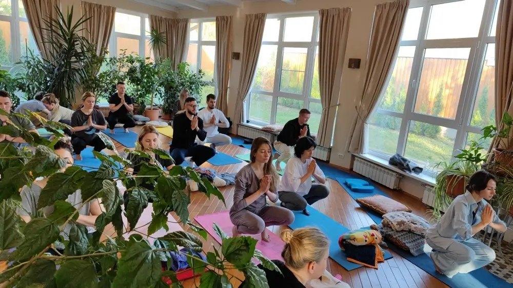 Ретрит медитации випассана школа трех путей